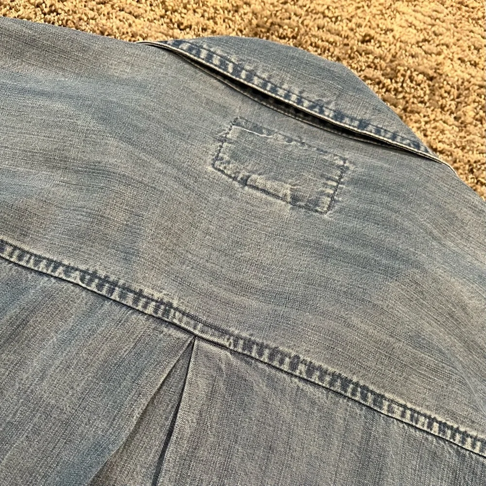 EUC - AEROPOSTALE Blue Chambray Button-down Long-sleeve Shirt in Size LARGE - Picture 6 of 9